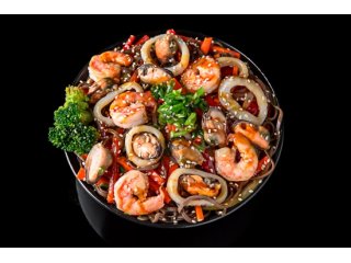 Локшина соба з морепродуктами